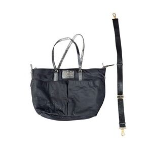 Marc Jacob’s bag with Detachable Strap - Designer Plaque Accent